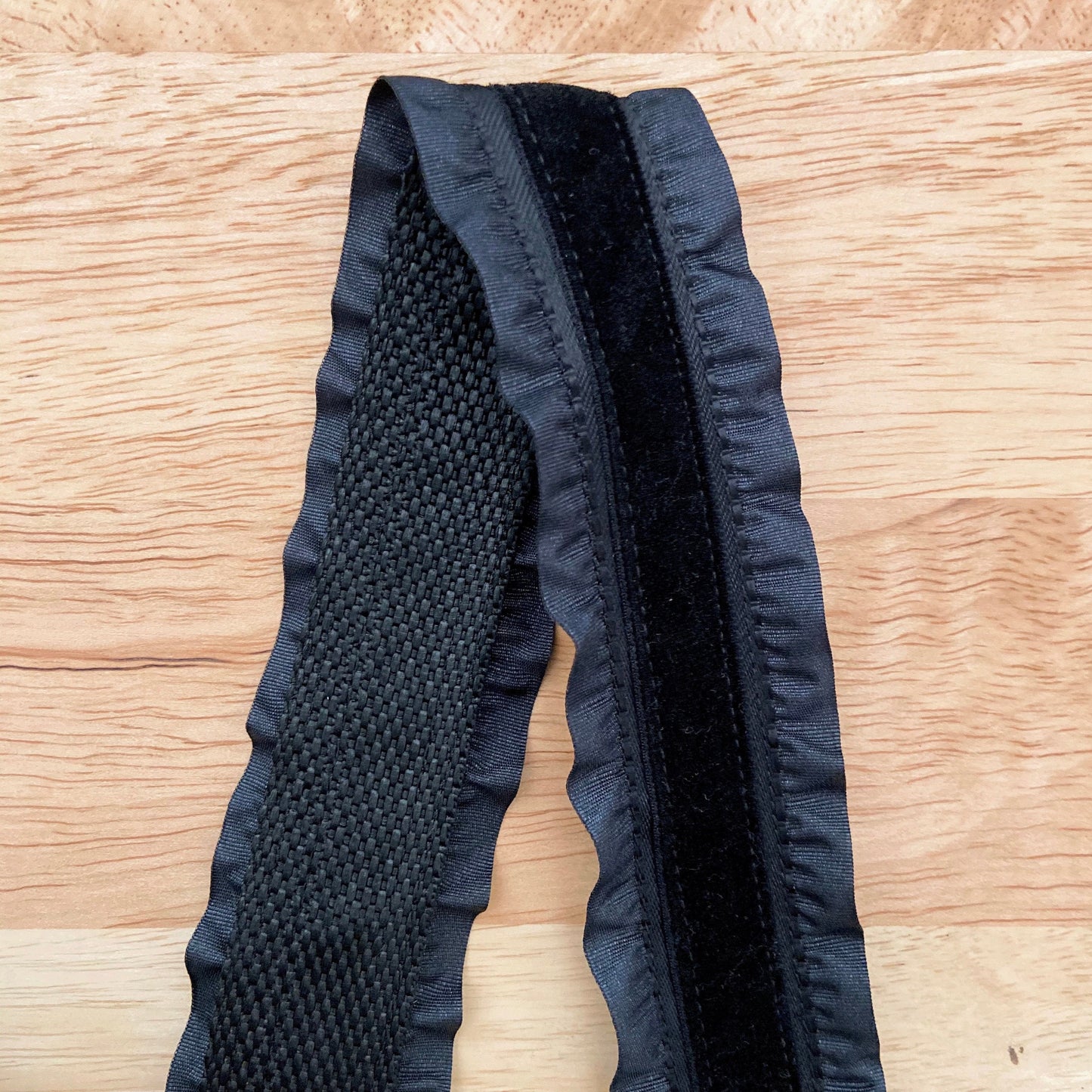 Black Velvet Ruffle Roller Skate Leash