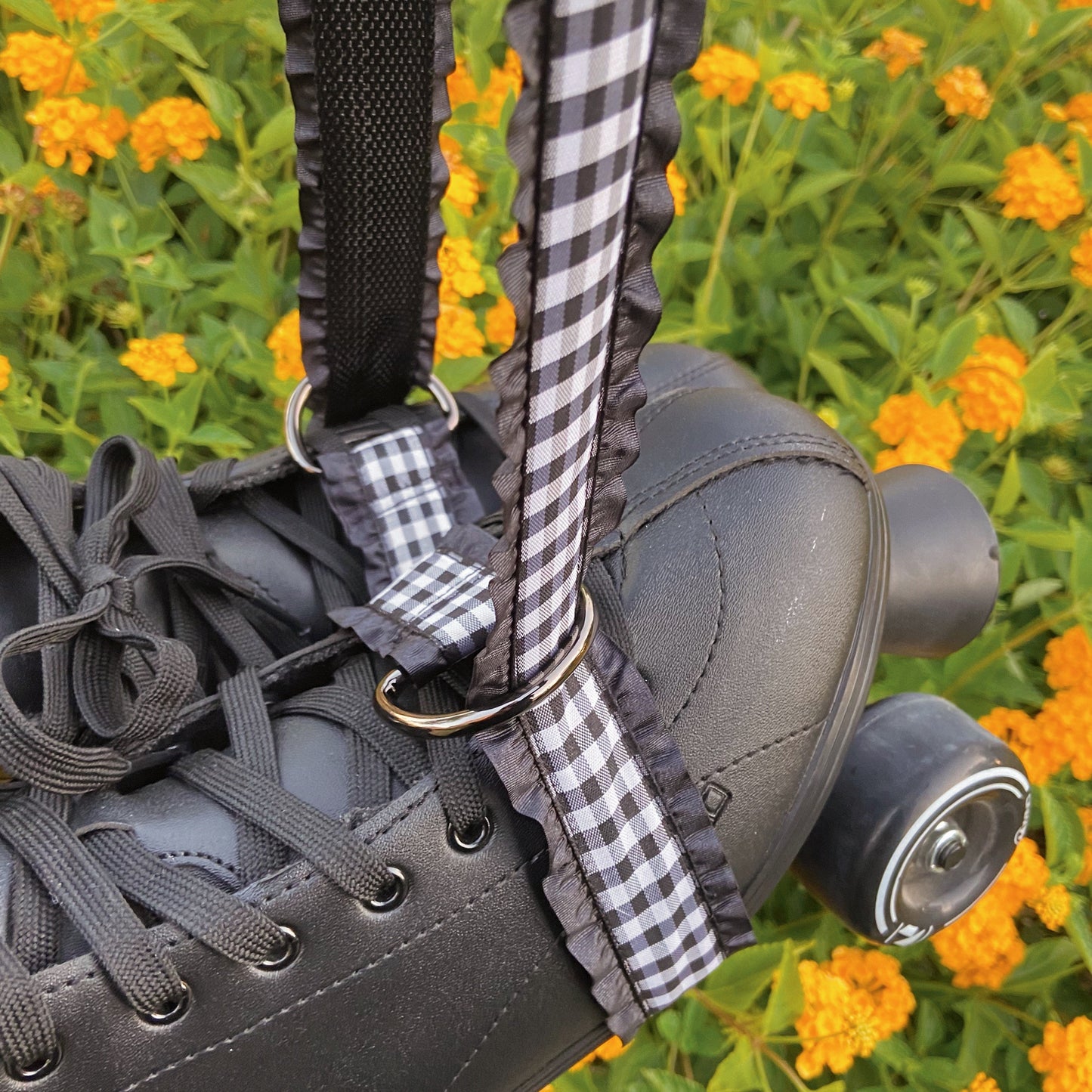 Black and White Gingham Roller Skate Leash