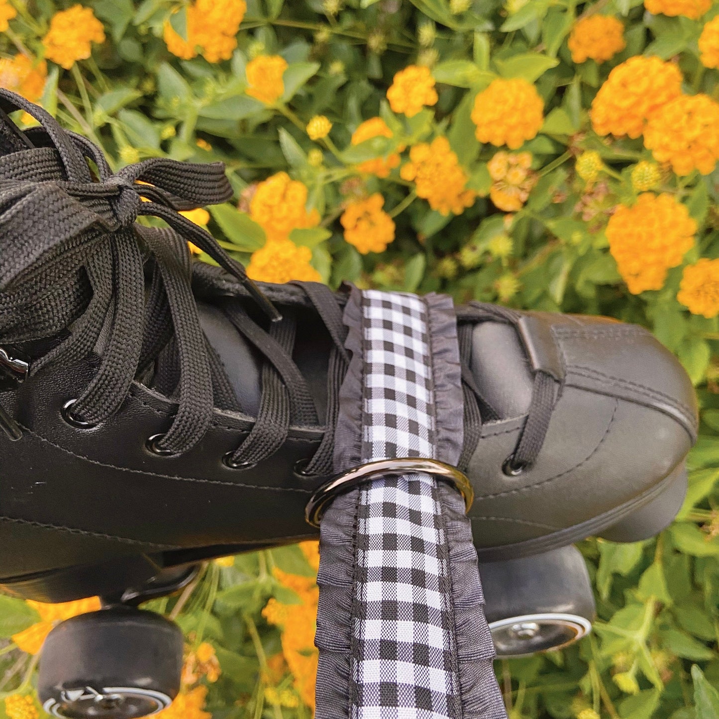 Black and White Gingham Roller Skate Leash