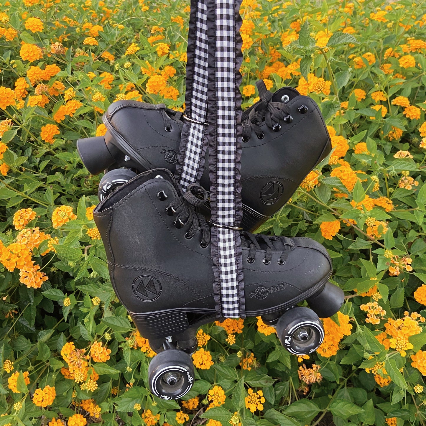 Black and White Gingham Roller Skate Leash