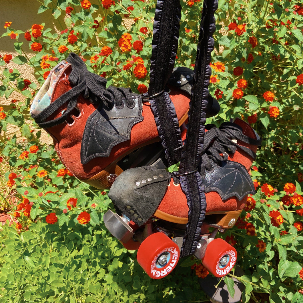 Black Velvet Ruffle Roller Skate Leash